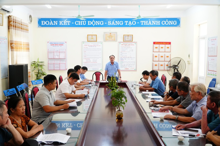 UBND xã tổ chức hội nghị làm việc, phổ biến các chính sách về thu hồi đất- Ảnh 1.