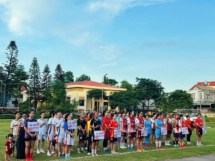 Hội LHPN xã Xuân Mai khánh thành, đưa vào sử dụng công trình sân chơi thể dục thể thao ngoài trời chào mừng Đại hội đại biểu Đảng bộ xã Xuân Mai lần thứ I- Ảnh 6.