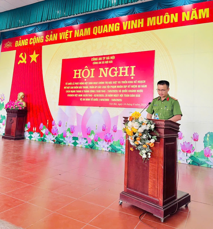 CÔNG AN XÃ NỘI BÀI PHÁT ĐỘNG ĐỢT SINH HOẠT CHÍNH TRỊ ĐẶC BIỆT VÀ TRIỂN KHAI KẾ HOẠCH MỞ ĐỢT CAO ĐIỂM ĐẤU TRANH, TRẤN ÁP TỘI PHẠM
- Ảnh 3.