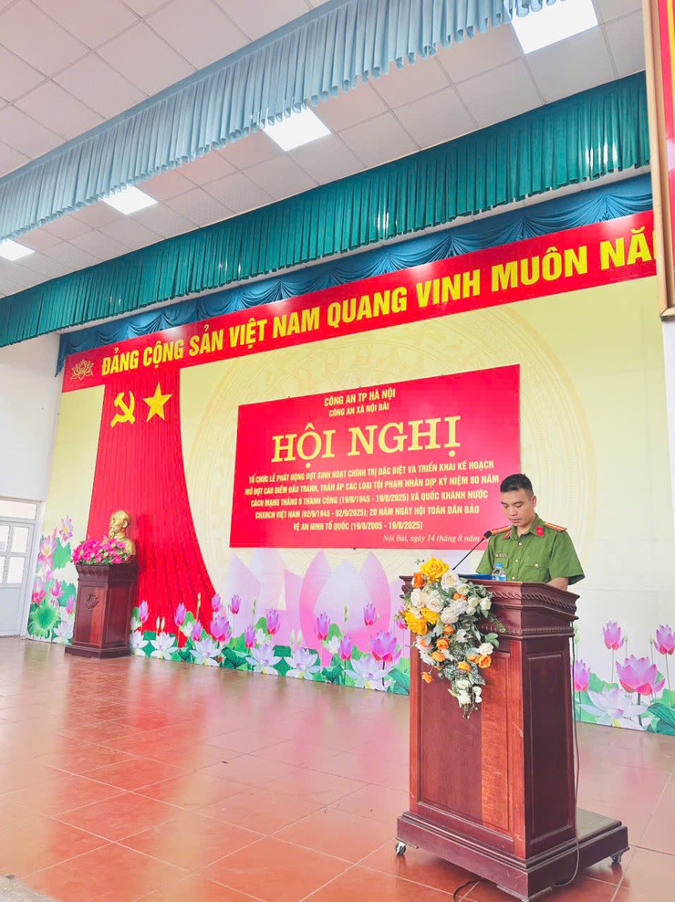 CÔNG AN XÃ NỘI BÀI PHÁT ĐỘNG ĐỢT SINH HOẠT CHÍNH TRỊ ĐẶC BIỆT VÀ TRIỂN KHAI KẾ HOẠCH MỞ ĐỢT CAO ĐIỂM ĐẤU TRANH, TRẤN ÁP TỘI PHẠM
- Ảnh 2.