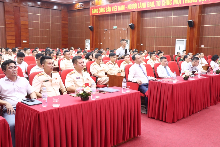 Lễ kỷ niệm 80 năm Ngày truyền thống Công an nhân dân (CAND) Việt Nam và 20 năm Ngày hội toàn dân bảo vệ an ninh Tổ quốc (19/8/2005 - 19/8/2025)- Ảnh 4.