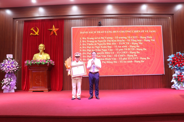 Lễ kỷ niệm 80 năm Ngày truyền thống Công an nhân dân (CAND) Việt Nam và 20 năm Ngày hội toàn dân bảo vệ an ninh Tổ quốc (19/8/2005 - 19/8/2025)- Ảnh 5.