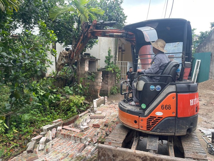 Tiếp tục có thêm 8 gia đình chung tay hiến đất mở rộng ngõ 3, thôn Bướm, xã Phúc Thọ- Ảnh 1.