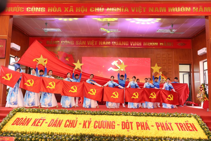 Xây dựng xã Bất Bạt phát triển toàn diện, văn minh, hạnh phúc- Ảnh 12.