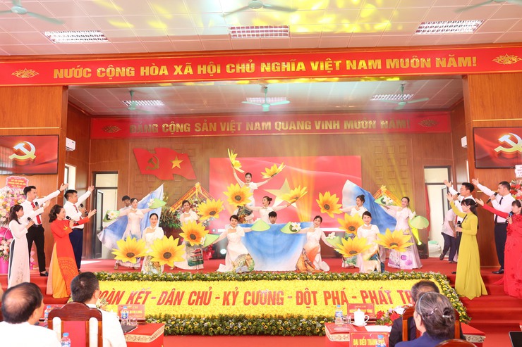 Xây dựng xã Bất Bạt phát triển toàn diện, văn minh, hạnh phúc- Ảnh 14.