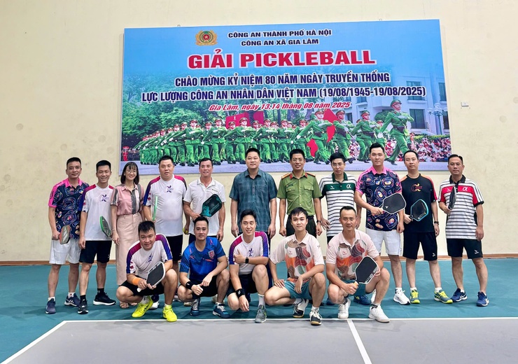 Công an xã Gia Lâm tổ chức giải Pickleball chào mừng kỷ niệm 80 năm Ngày truyền thống Công an nhân dân Việt Nam- Ảnh 1.