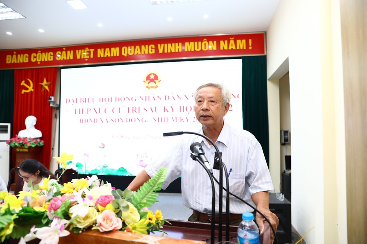 Bí thư Đảng ủy, Chủ tịch HĐND xã Sơn Đồng - Nguyễn Trúc Anh tiếp xúc cử tri sau Kỳ họp thứ Hai HĐND xã tại tổ số 1- Ảnh 4.