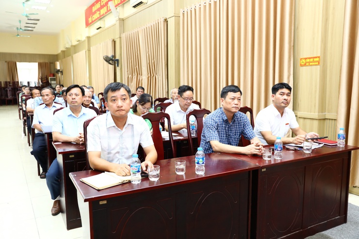 Bí thư Đảng ủy, Chủ tịch HĐND xã Sơn Đồng - Nguyễn Trúc Anh tiếp xúc cử tri sau Kỳ họp thứ Hai HĐND xã tại tổ số 1- Ảnh 6.