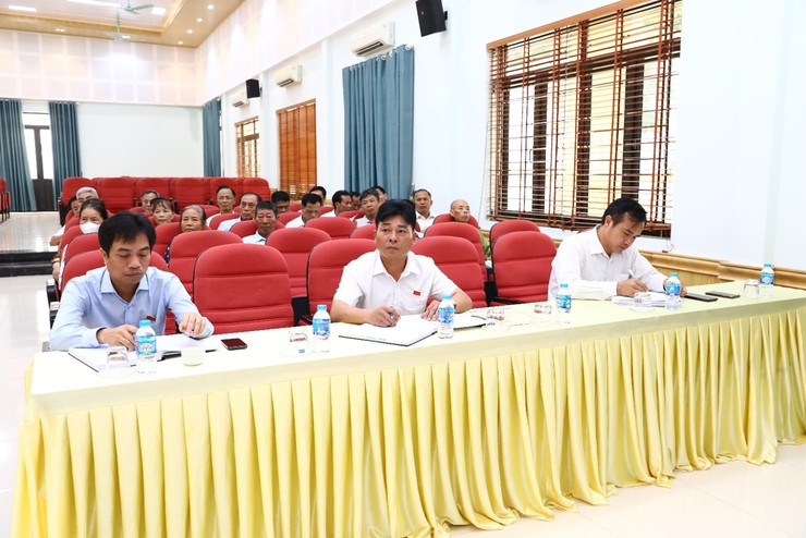 Đồng chí Phạm Gia Lộc - Phó Bí thư Đảng ủy, Chủ tịch UBND xã Sơn Đồng dự tiếp xúc cử tri khu vực Tiền Yên- Ảnh 6.