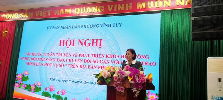 Phát triển khoa học công nghệ, đổi mới sáng tạo, chuyển đổi số gắn với phong trào Bình dân học vụ số trên địa bàn phường Vĩnh Tuy- Ảnh 1.
