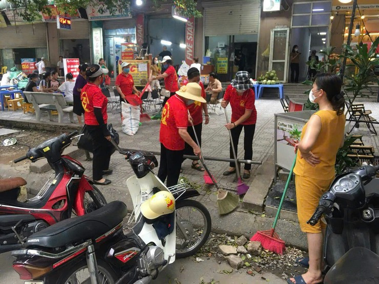 Cán bộ và nhân dân xã Đại Thanh ra quân tổng VSMT vào chiều thứ Sáu và sáng thứ Bảy hàng tuần- Ảnh 6.