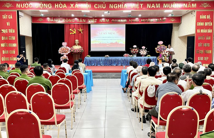 Công an xã Đại Thanh long trọng tổ chức lễ kỷ niệm 80 năm Ngày truyền thống Công an nhân dân Việt Nam (19/8/1945 - 19/8/2025)- Ảnh 1.