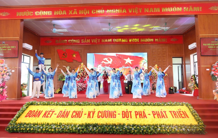 Xây dựng xã Bất Bạt phát triển toàn diện, văn minh, hạnh phúc- Ảnh 15.