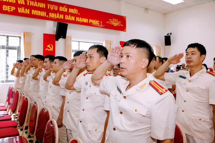 TAM HƯNG: PHÁT HUY TRUYỀN THỐNG 80 NĂM CÔNG AN NHÂN DÂN VIỆT NAM, ĐẨY MẠNH PHONG TRÀO TOÀN DÂN BẢO VỆ AN NINH TỔ QUỐC- Ảnh 4.