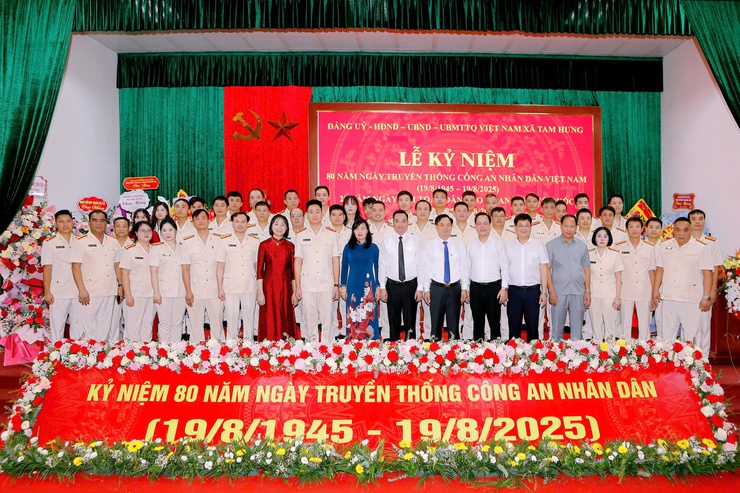 TAM HƯNG: PHÁT HUY TRUYỀN THỐNG 80 NĂM CÔNG AN NHÂN DÂN VIỆT NAM, ĐẨY MẠNH PHONG TRÀO TOÀN DÂN BẢO VỆ AN NINH TỔ QUỐC- Ảnh 12.
