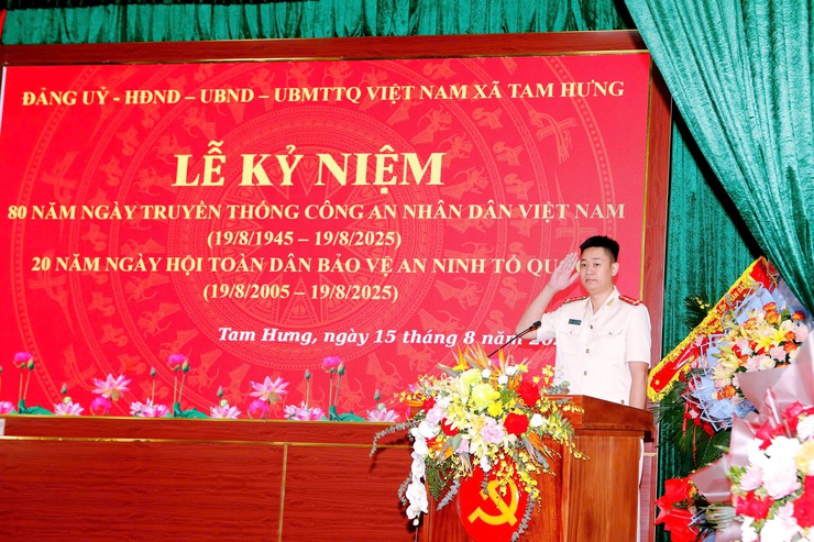 TAM HƯNG: PHÁT HUY TRUYỀN THỐNG 80 NĂM CÔNG AN NHÂN DÂN VIỆT NAM, ĐẨY MẠNH PHONG TRÀO TOÀN DÂN BẢO VỆ AN NINH TỔ QUỐC- Ảnh 8.