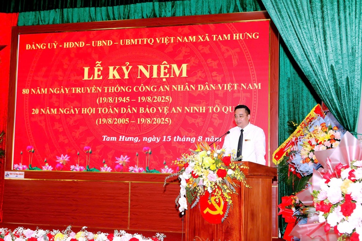 TAM HƯNG: PHÁT HUY TRUYỀN THỐNG 80 NĂM CÔNG AN NHÂN DÂN VIỆT NAM, ĐẨY MẠNH PHONG TRÀO TOÀN DÂN BẢO VỆ AN NINH TỔ QUỐC- Ảnh 7.