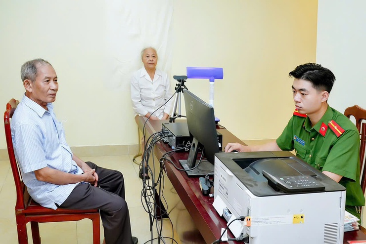 Phú Xuyên: Bảo đảm tiến độ cấp đổi thẻ đảng viên- Ảnh 3.