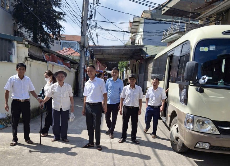 Phú Xuyên: Bảo đảm tiến độ cấp đổi thẻ đảng viên- Ảnh 7.