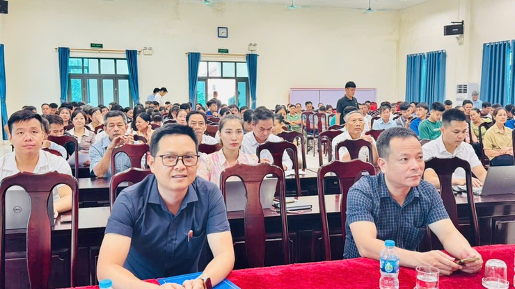 Tam Hưng phát động phong trào Bình dân học vụ số, triển khai Chiến dịch 45 ngày đêm ra quân hỗ trợ chuyển đổi số- Ảnh 3.