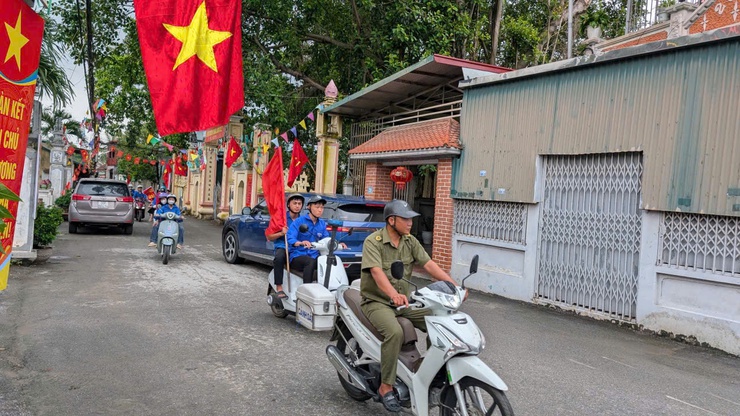 Tam Hưng phát động phong trào Bình dân học vụ số, triển khai Chiến dịch 45 ngày đêm ra quân hỗ trợ chuyển đổi số- Ảnh 8.