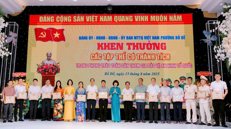 Ngày hội toàn dân bảo vệ an ninh Tổ quốc tại Bồ Đề: Lan tỏa sức mạnh đoàn kết vì bình yên cuộc sống- Ảnh 4.