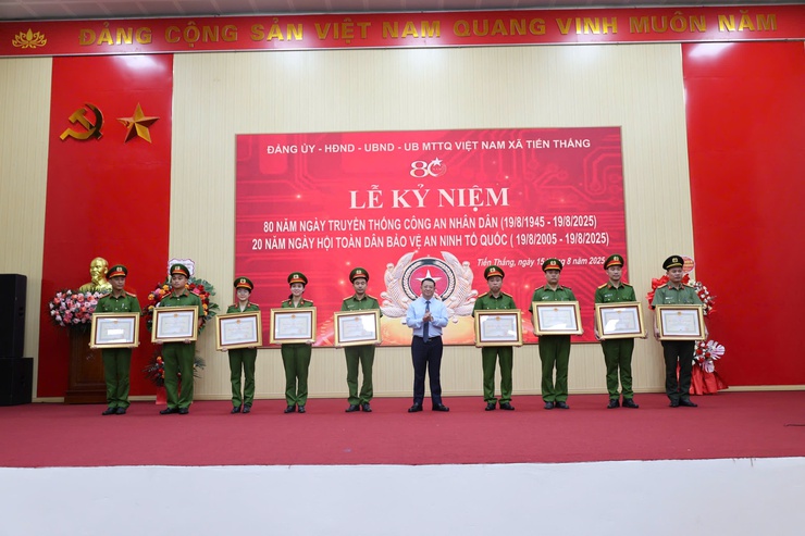 Xã Tiến Thắng kỷ niệm 80 năm Ngày truyền thống lực lượng Công an nhân dân Việt Nam- Ảnh 4.