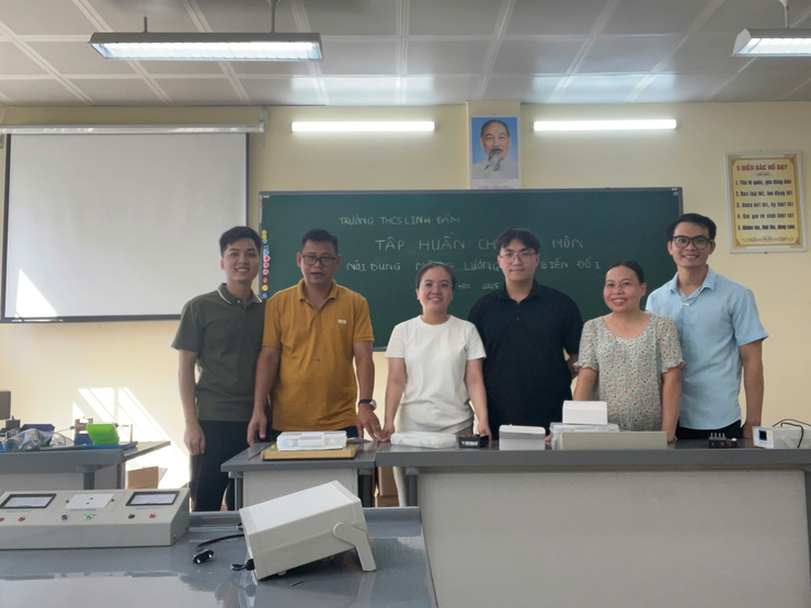 Giáo viên trường THCS Linh Đàm sinh hoạt chuyên môn chuyên đề “quản lí và sử dụng thết bị, đồ dùng dạy học” khơi nguồn sáng tạo - nâng tầm hiệu quả giáo dục
- Ảnh 1.