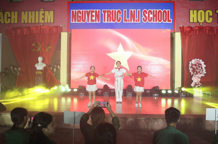 GALA học kỳ Quân sự năm học 2025 – 2026 Trường Phổ thông Nguyễn Trực- Ảnh 6.
