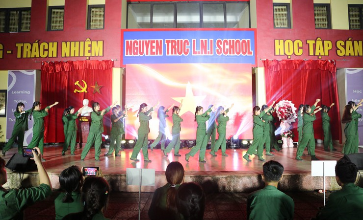 GALA học kỳ Quân sự năm học 2025 – 2026 Trường Phổ thông Nguyễn Trực- Ảnh 11.