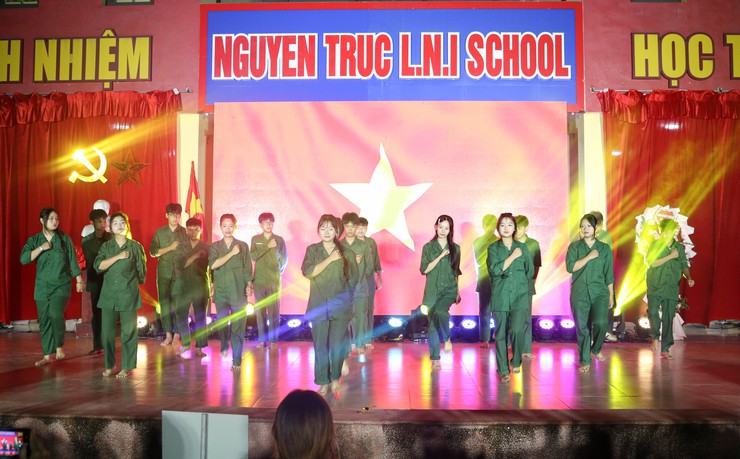 GALA học kỳ Quân sự năm học 2025 – 2026 Trường Phổ thông Nguyễn Trực- Ảnh 9.