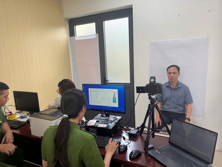 “Cấp đổi thẻ đảng viên điện tử” bước tiến quan trọng trong công tác xây dựng Đảng thời kỳ chuyển đổi số- Ảnh 1.