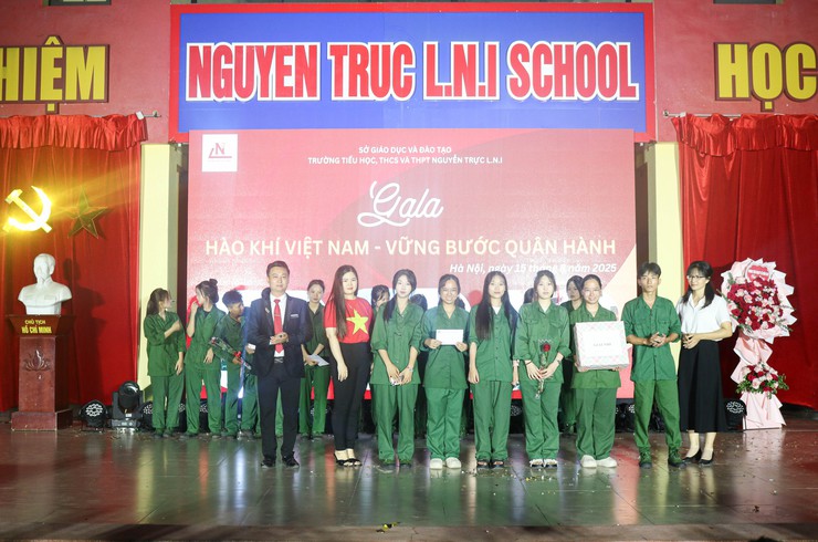 GALA học kỳ Quân sự năm học 2025 – 2026 Trường Phổ thông Nguyễn Trực- Ảnh 14.