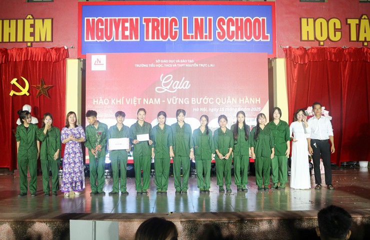 GALA học kỳ Quân sự năm học 2025 – 2026 Trường Phổ thông Nguyễn Trực- Ảnh 10.