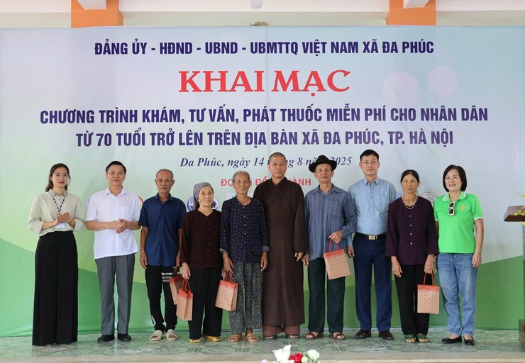 Xã Đa Phúc: Khám, tư vấn, cấp phát thuốc miễn phí cho người dân từ 70 tuổi trở lên.- Ảnh 19.