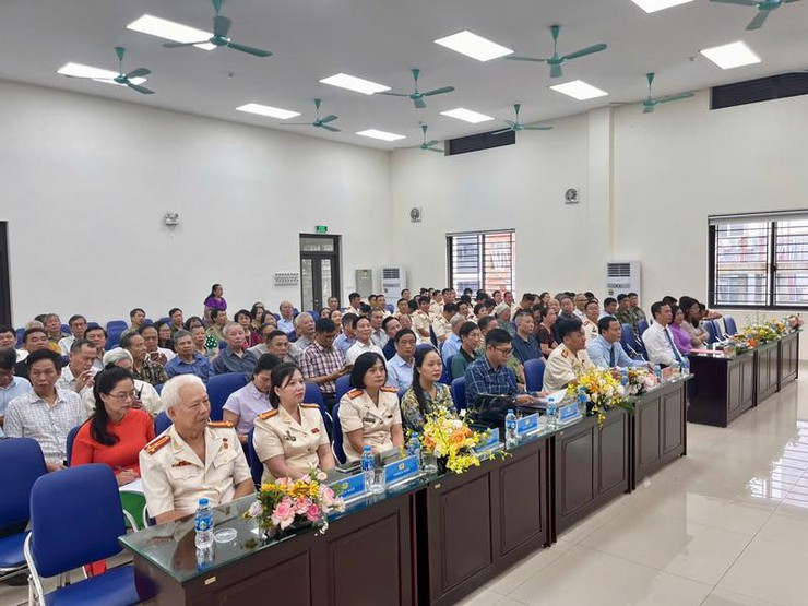 CÔNG AN PHƯỜNG LÁNG QUYẾT TÂM VIẾT TIẾP NÊN NHỮNG TRANG SỬ MỚI - Ảnh 5.