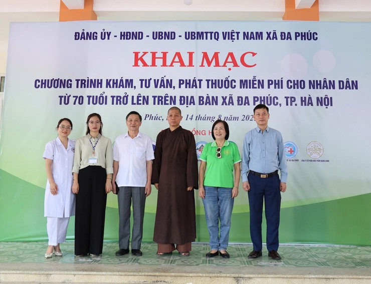 Xã Đa Phúc: Khám, tư vấn, cấp phát thuốc miễn phí cho người dân từ 70 tuổi trở lên.- Ảnh 2.