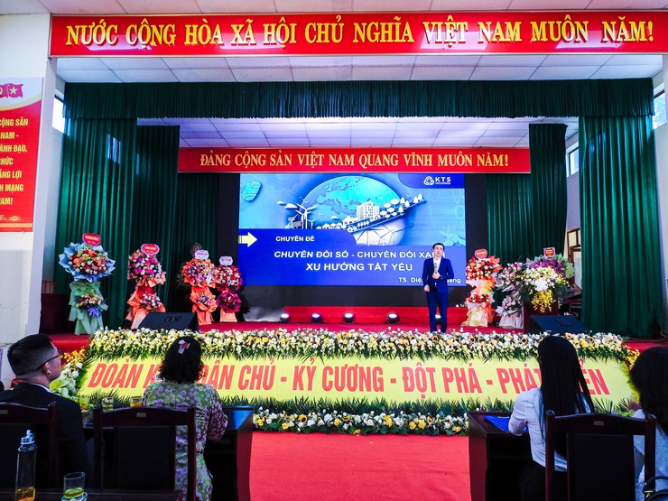 TRUNG GIÃ: THÀNH LẬP CÂU LẠC BỘ NỮ DOANH NHÂN VÀ GIAO LƯU VỚI HOA HẬU DOANH NHÂN THANH THÙY- Ảnh 3.