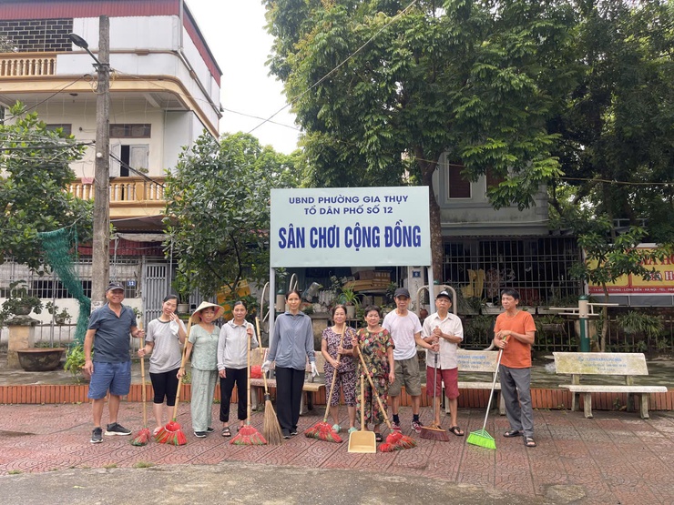 Phường Bồ Đề ra quân tổng vệ sinh môi trường, diệt bọ gậy, phòng chống dịch sốt xuất huyết- Ảnh 7.