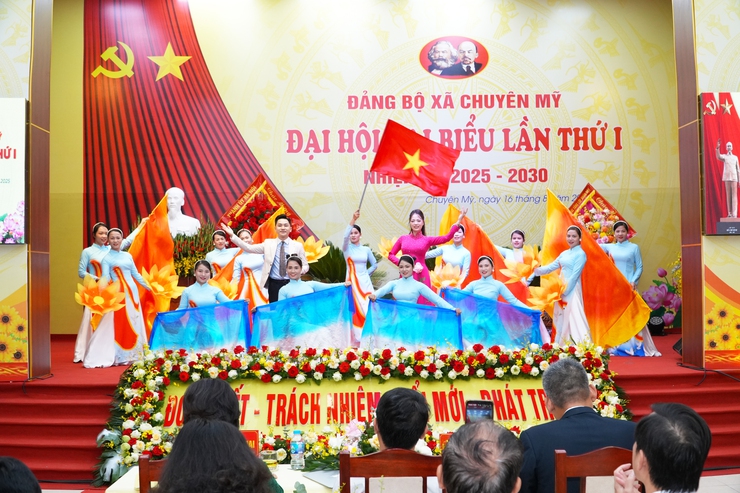 Đảng bộ xã Chuyên Mỹ tổ chức thành công Đại hội đại biểu lần thứ I, nhiệm kỳ 2025 - 2030- Ảnh 6.