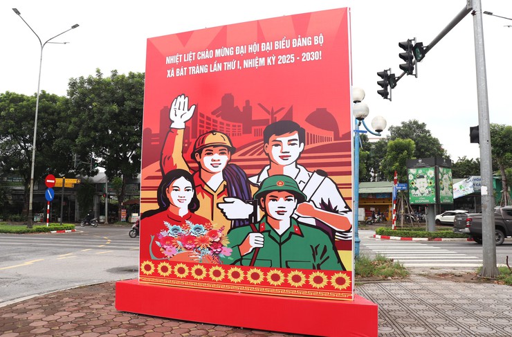 Xã Bát Tràng rực rỡ cờ hoa chào mừng Đại hội đại biểu Đảng bộ xã lần thứ I, nhiệm kỳ 2025-2030- Ảnh 10.