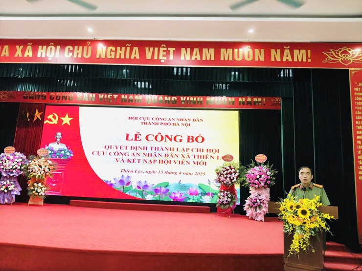 Lễ công bố Quyết định thành lập Chi hội Cựu Công an nhân dân xã Thiên Lộc và kết nạp hội viên mới.- Ảnh 10.