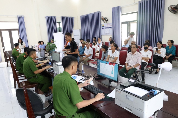 Xã Mê Linh triển khai cấp đổi thẻ Đảng viên- Ảnh 1.