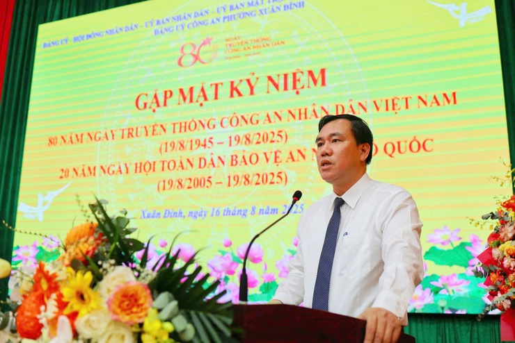Phường Xuân Đỉnh kỷ niệm 80 năm ngày truyền thống Công an Nhân dân: Tri ân truyền thống - Vững bước tương lai- Ảnh 2.