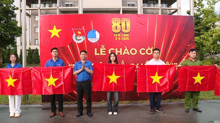Tuổi trẻ phường Hà Đông tổ chức Lễ chào cờ “Tôi yêu Tổ quốc tôi”- Ảnh 2.