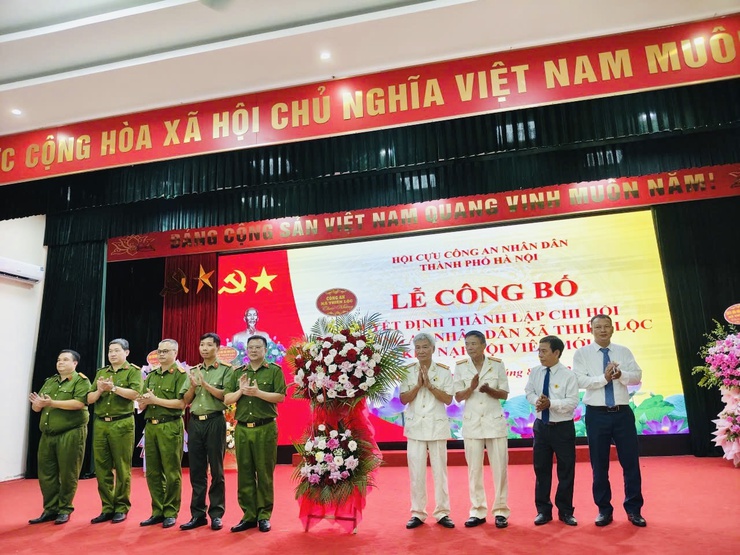 Lễ công bố Quyết định thành lập Chi hội Cựu Công an nhân dân xã Thiên Lộc và kết nạp hội viên mới.- Ảnh 7.