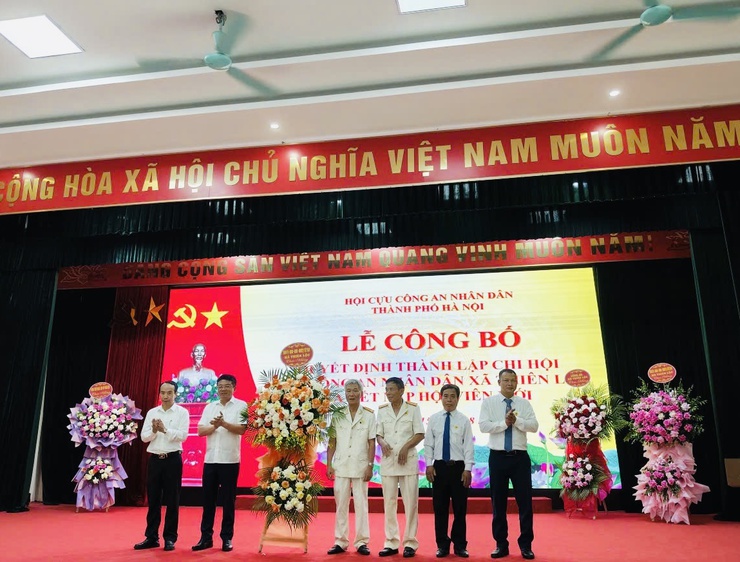 Lễ công bố Quyết định thành lập Chi hội Cựu Công an nhân dân xã Thiên Lộc và kết nạp hội viên mới.- Ảnh 5.