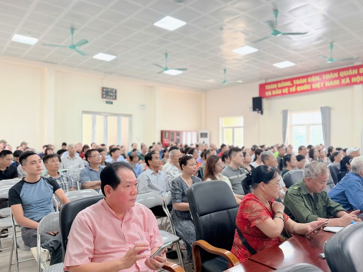 Phường Tương Mai phát động hưởng ứng Chiến dịch “45 ngày đêm ra quân hỗ trợ hoạt động chuyển đổi số” và triển khai các điểm lưu động “Bình dân học vụ số” trên địa bàn.- Ảnh 13.