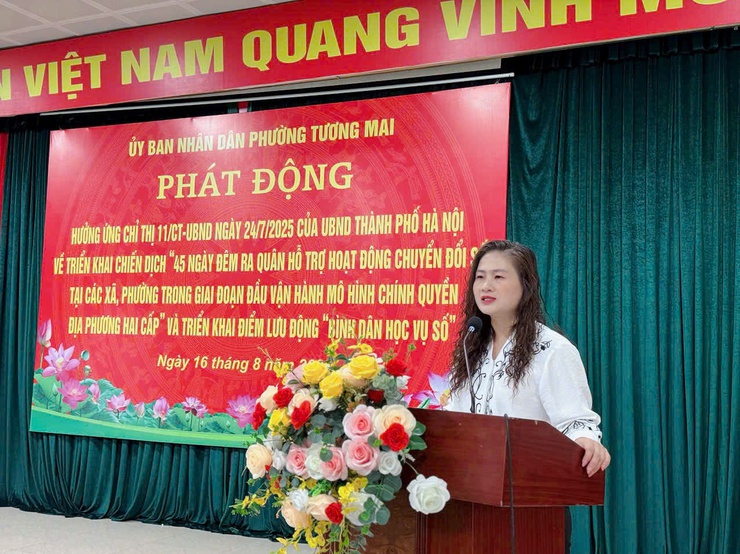 Phường Tương Mai phát động hưởng ứng Chiến dịch “45 ngày đêm ra quân hỗ trợ hoạt động chuyển đổi số” và triển khai các điểm lưu động “Bình dân học vụ số” trên địa bàn.- Ảnh 1.