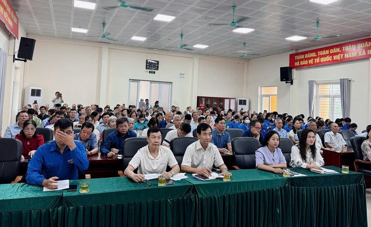 Phường Tương Mai phát động hưởng ứng Chiến dịch “45 ngày đêm ra quân hỗ trợ hoạt động chuyển đổi số” và triển khai các điểm lưu động “Bình dân học vụ số” trên địa bàn.- Ảnh 21.